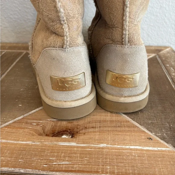 UGG Australia Tall Boots Paisley Embossed Women Size 6 AS IS - Picture 3 of 8